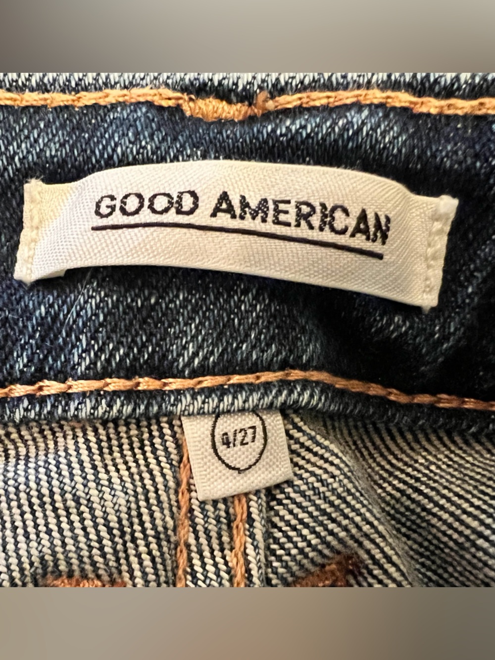 Good American The Bermuda High Rise Distressed Denim Shorts Size 4/27, New - Picture 2 of 7
